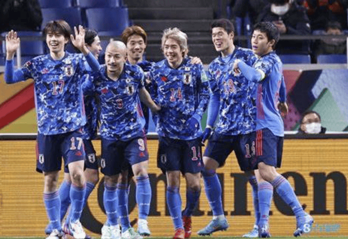 爱游戏体育-纳达尔在快船比赛中大比分获胜，战术调整引发热议！-爱游戏体育