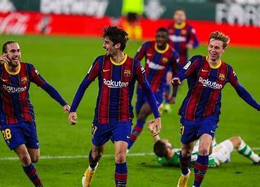 纳达尔在快船比赛中大比分获胜,战术调整引发热议! 纳达尔在快船比赛中大比分获胜,战术调整引发热议!